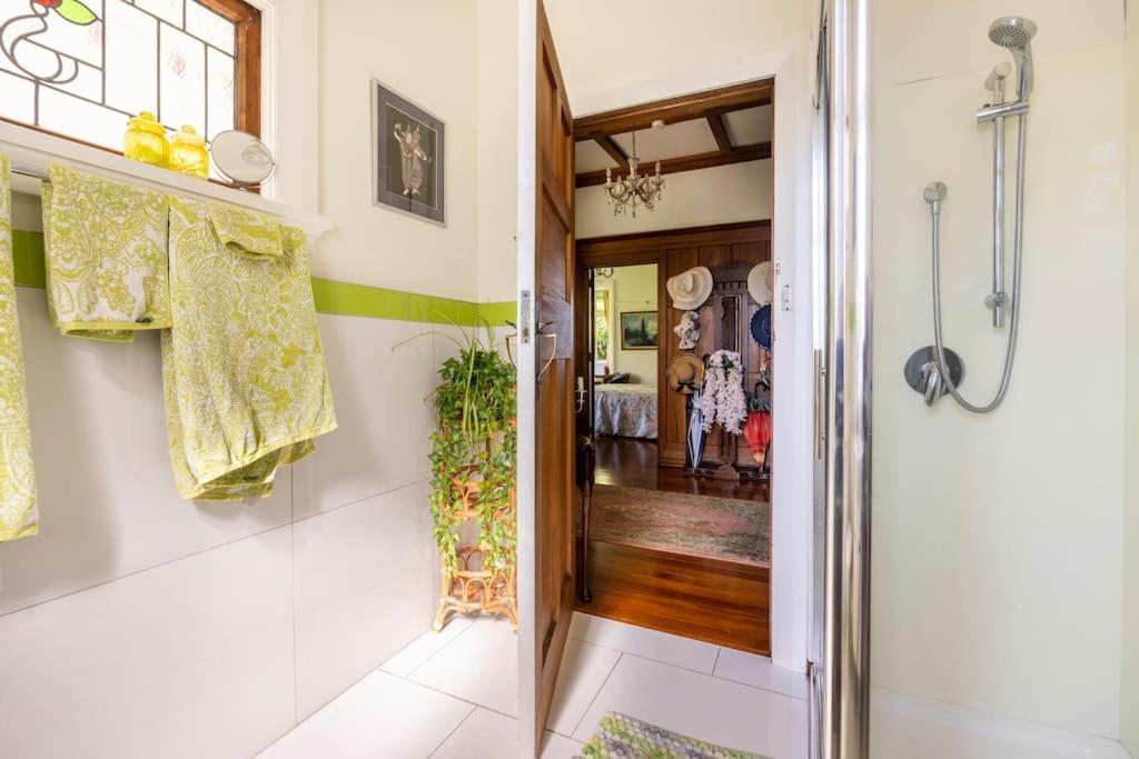 History @ Renall Masterton Extérieur photo