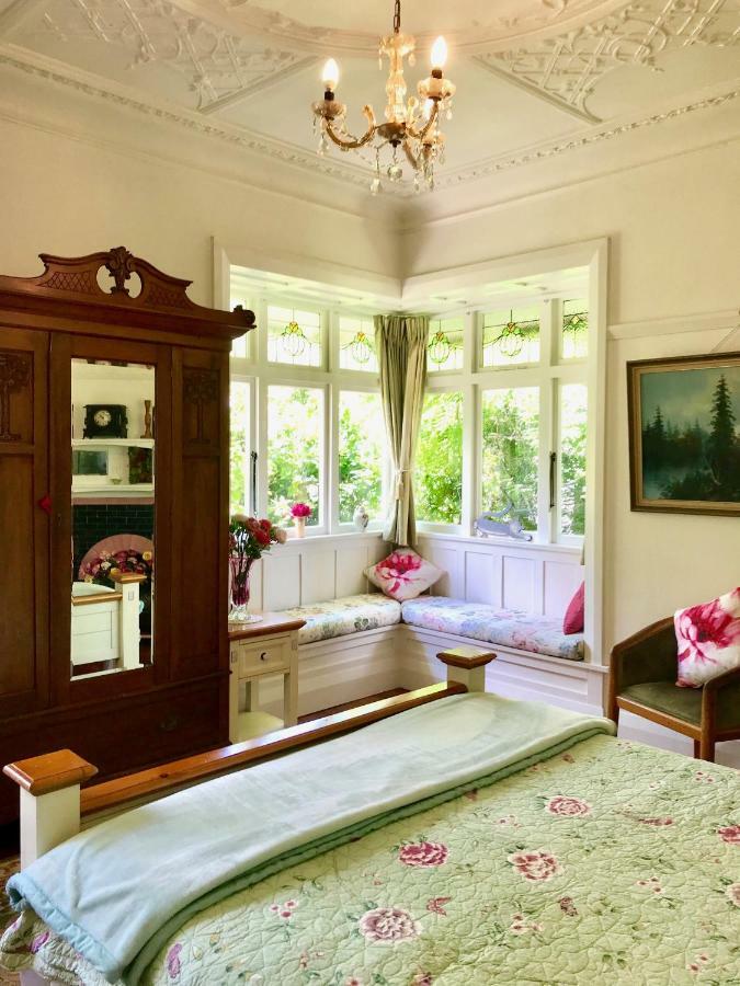 History @ Renall Masterton Extérieur photo